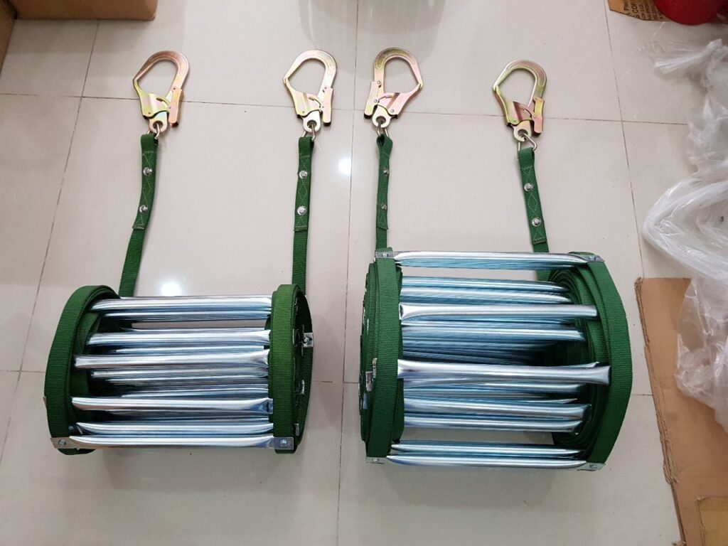 Liên hệ trang bị thoát hiểm khi có cháy