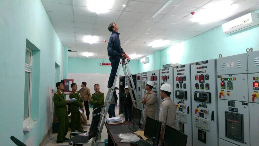 Khảo sát hiện trạng là bước đầu tiên và quan trọng trong quy trình lắp đặt hệ thống báo cháy