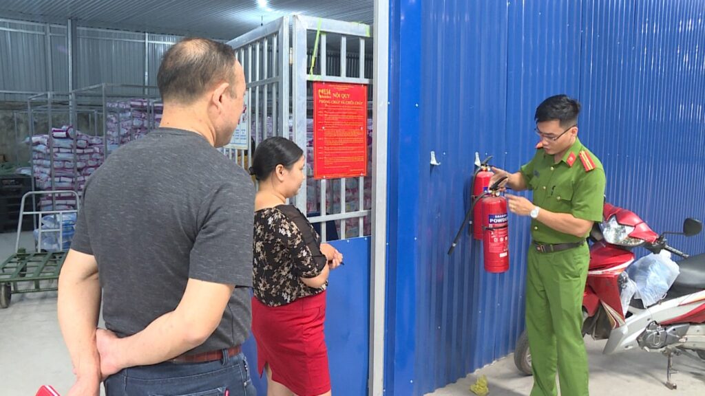 Việc lựa chọn thiết bị chữa cháy phù hợp với môi trường sử dụng là yếu tố quan trọng hàng đầu. Việc lựa chọn thiết bị chữa cháy phù hợp với môi trường sử dụng là yếu tố quan trọng hàng đầu.