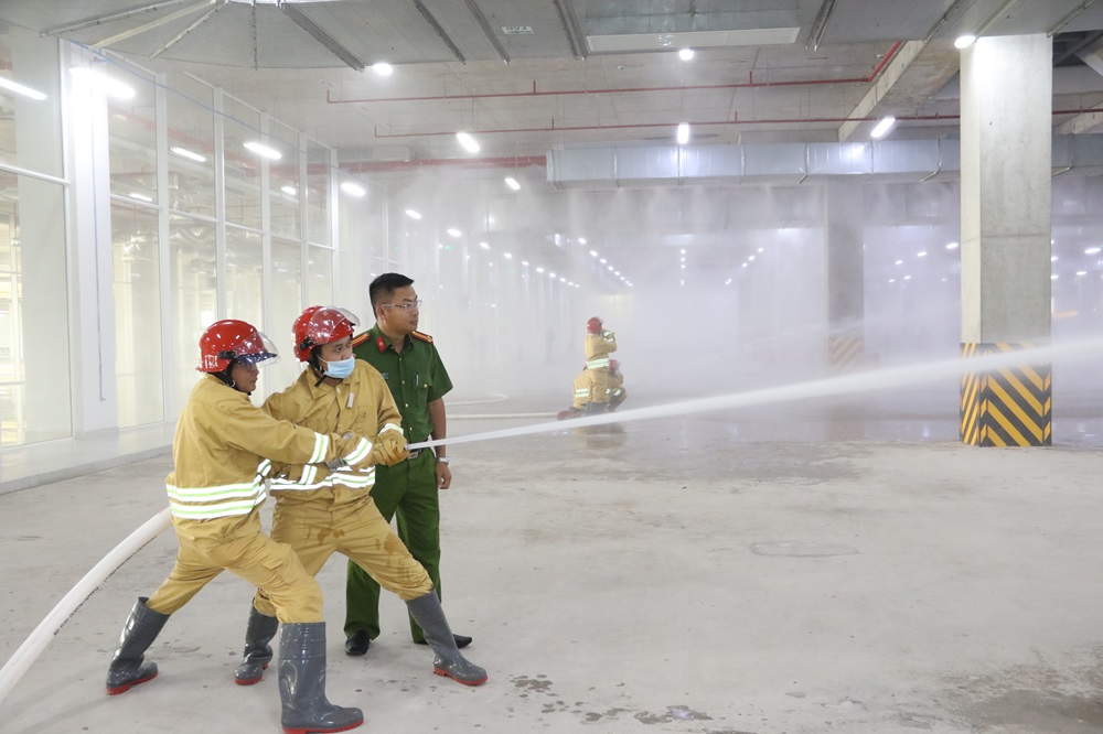 Hệ thống chữa cháy bằng tay là phương pháp truyền thống, đơn giản và dễ sử dụng